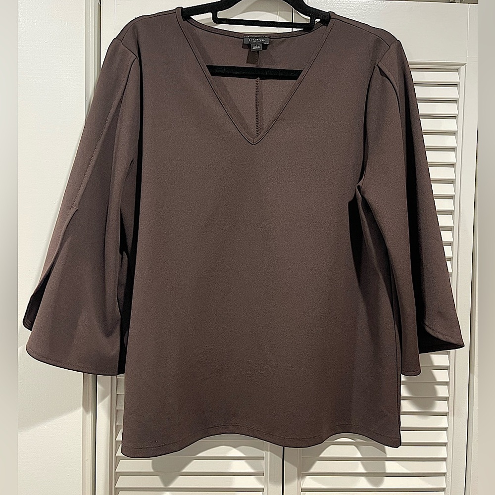 Ann Taylor Factory Crepe Knit V-Neck Blouse, size L